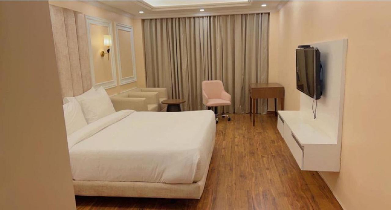 Claret Inn & Suite Dalhousie Ngoại thất bức ảnh
